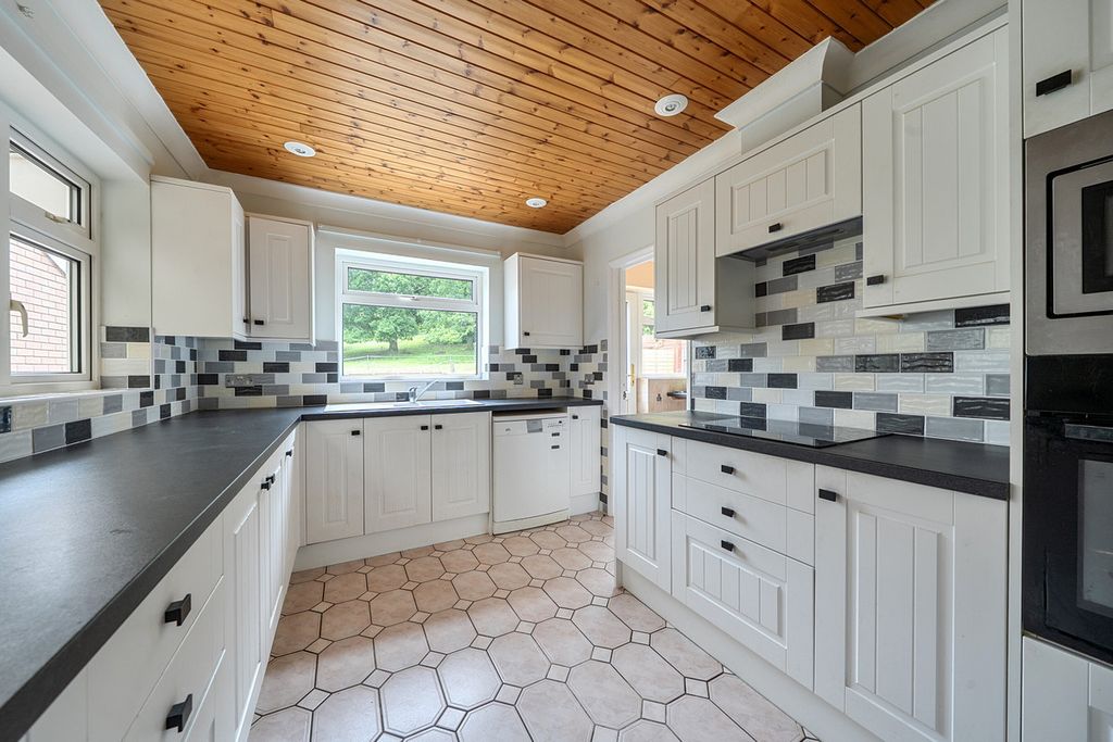 Property photo 1 of 30