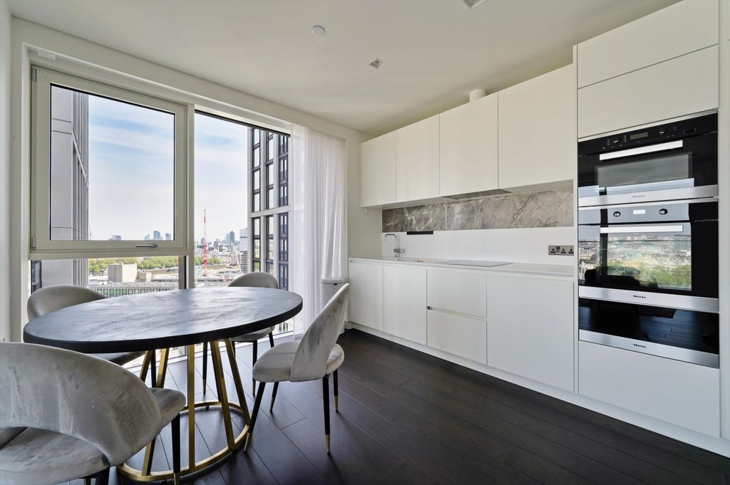 Property photo 2 of 12 Image