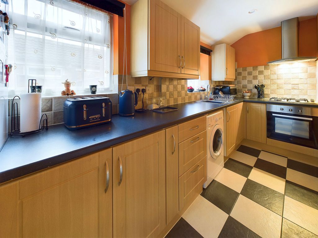 Property photo 3 of 14 Kitchen