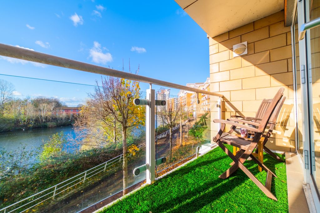 Property photo 3 of 26 Award-Winning Media Team On Every Listing_14