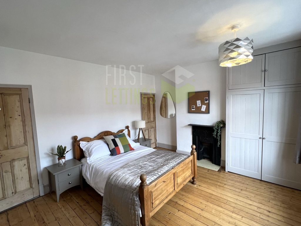 Property photo 3 of 11 Photo 10