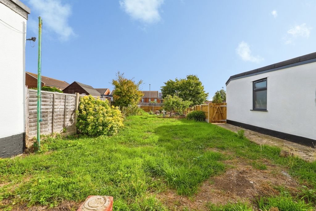 Property photo 3 of 17 Pbox-Img.Jpg