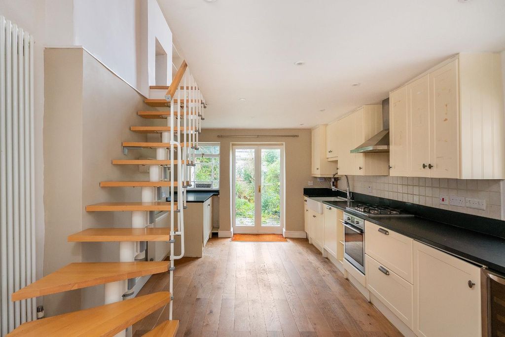 Property photo 3 of 25 G2F5Cpcn - Kitchen D.Jpg