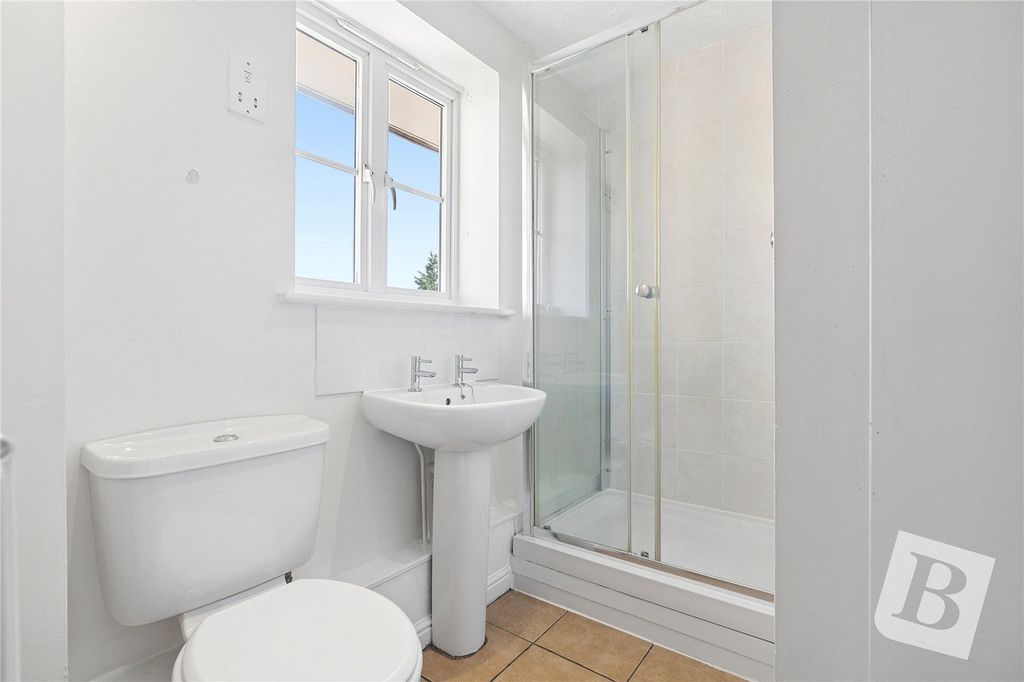 Property photo 3 of 16 Ensuite