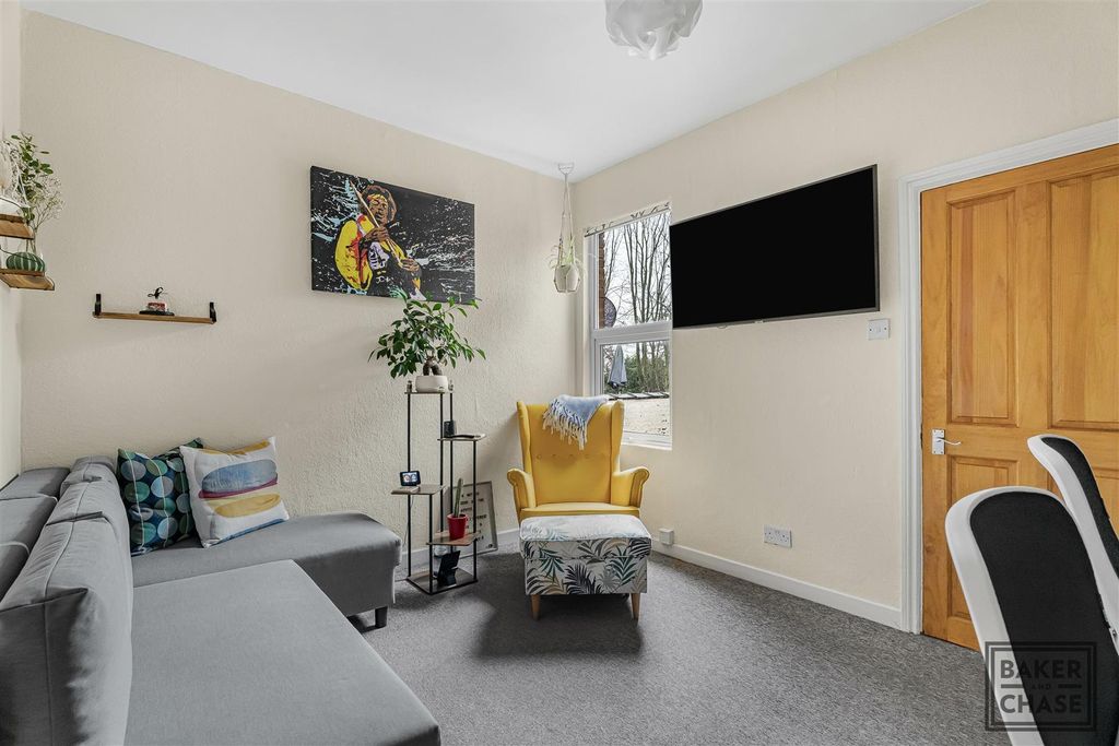 Property photo 2 of 13 Lounge