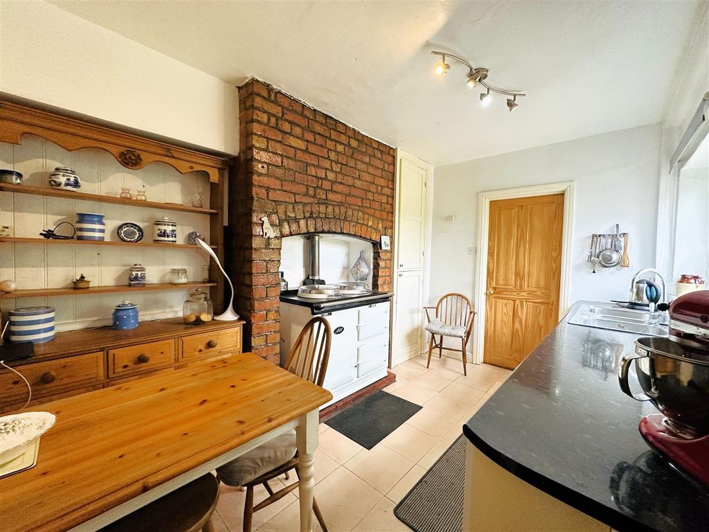 Property photo 3 of 23