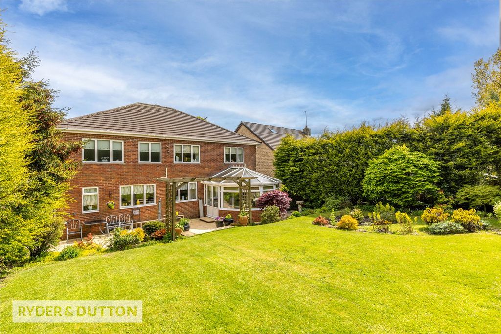 Property photo 1 of 34 Rear Gardens