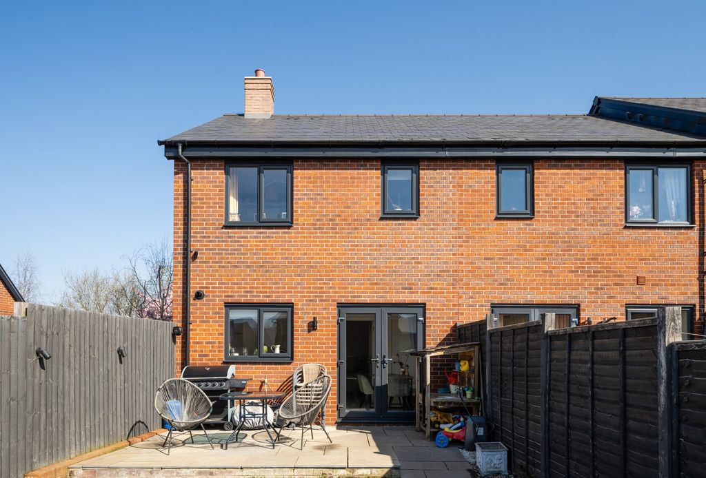 Property photo 2 of 14 1432665-19-69Bc2A...