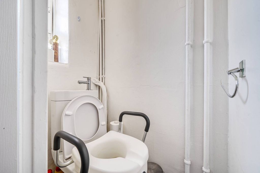 Property photo 3 of 20