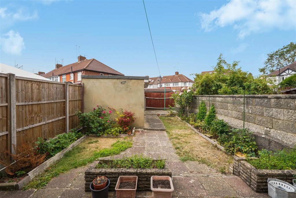 Property photo 2 of 14 515 Oldfield Lane North - 2Bmcxgwa2Xiui3Mjihuy.Jpg