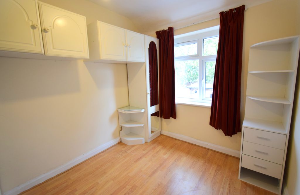 Property photo 2 of 8 Bedroom 1