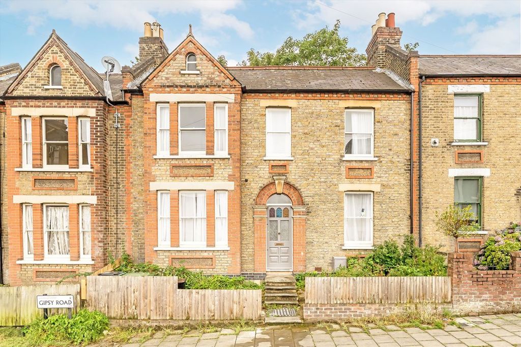 Property photo 1 of 8