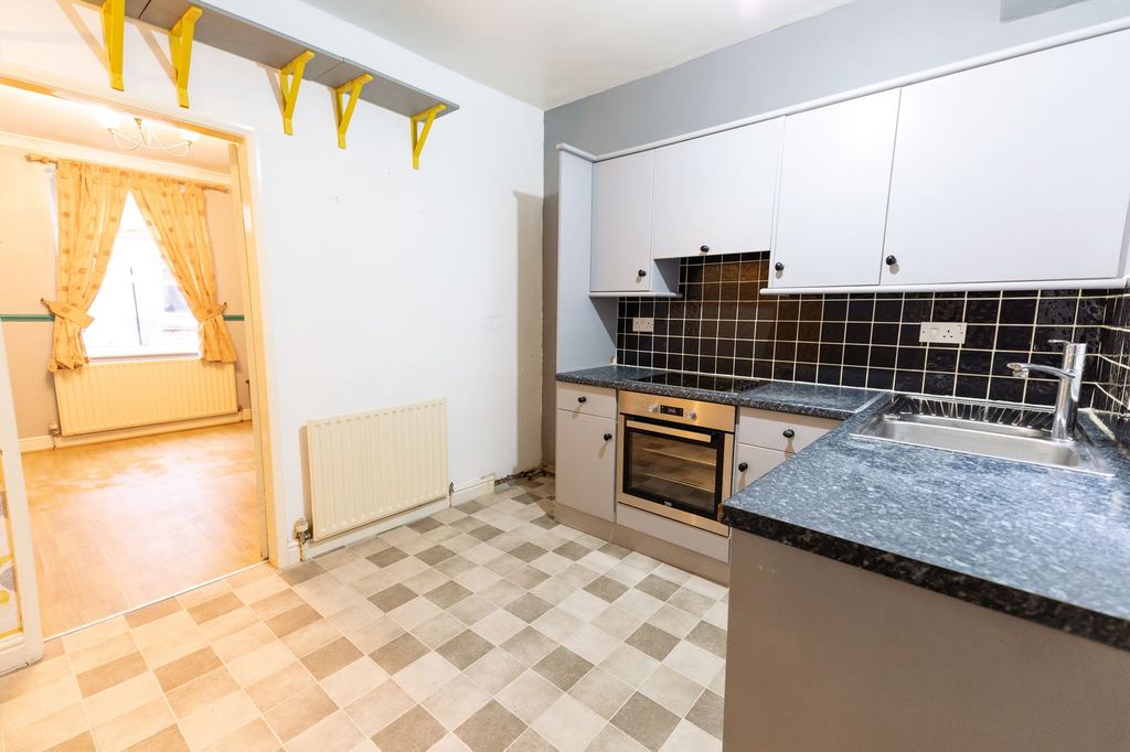 Property photo 3 of 16