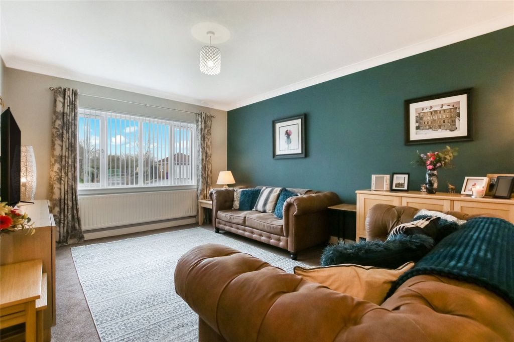 Property photo 2 of 22 Living Room