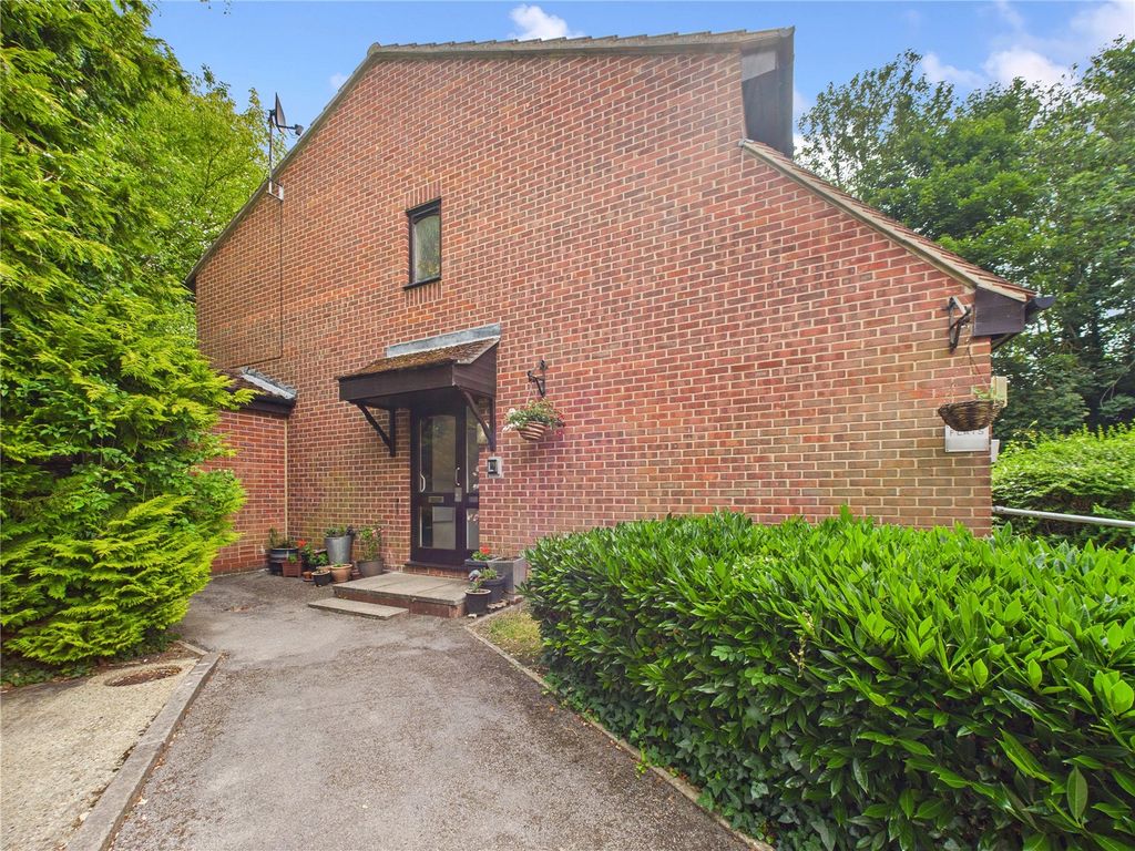 Property photo 1 of 12 Picture No. 17