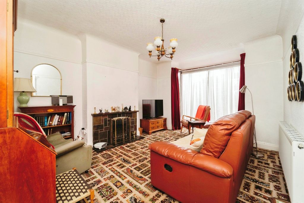 Property photo 3 of 15