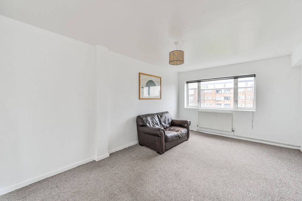 Property photo 3 of 7