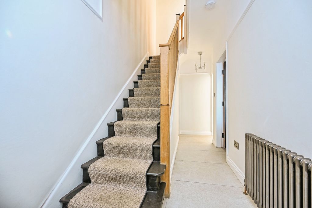 Property photo 2 of 20 Pbox-Img.Jpg