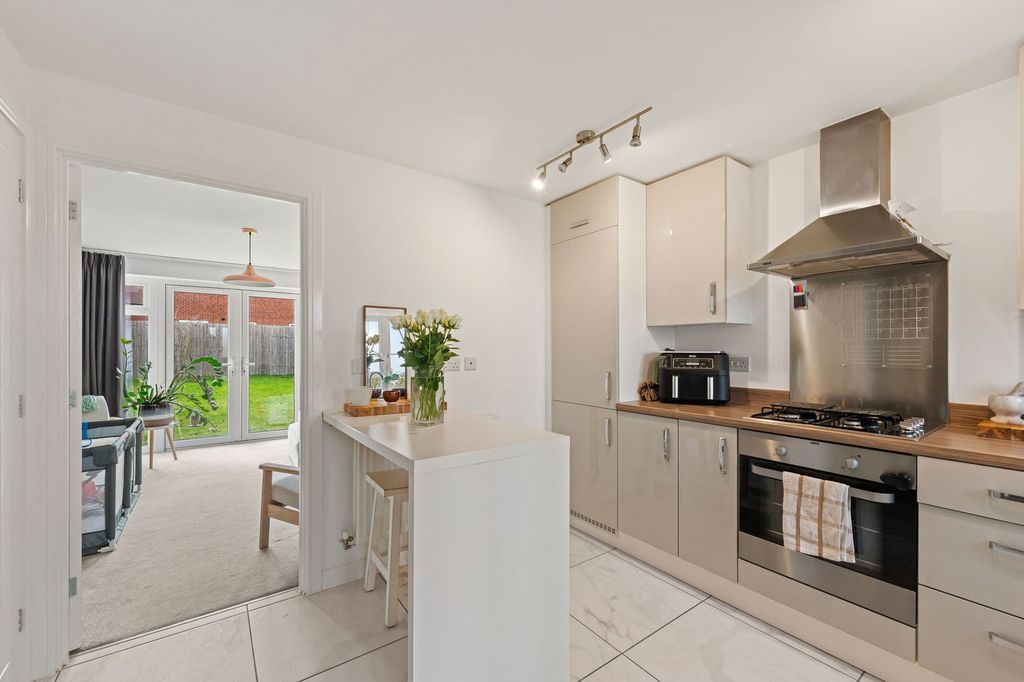 Property photo 2 of 22