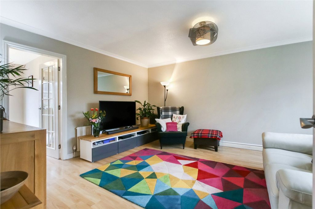 Property photo 3 of 16 Picture No. 12