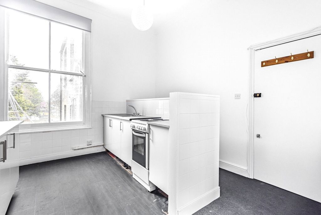 Property photo 2 of 9 Kitchen