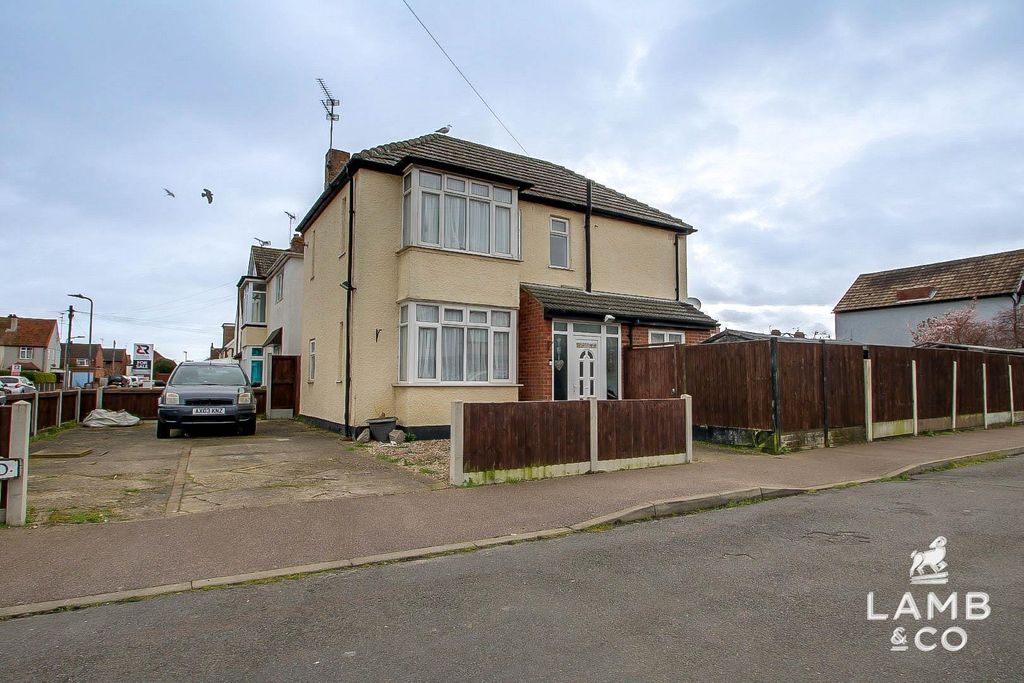 Property photo 2 of 12