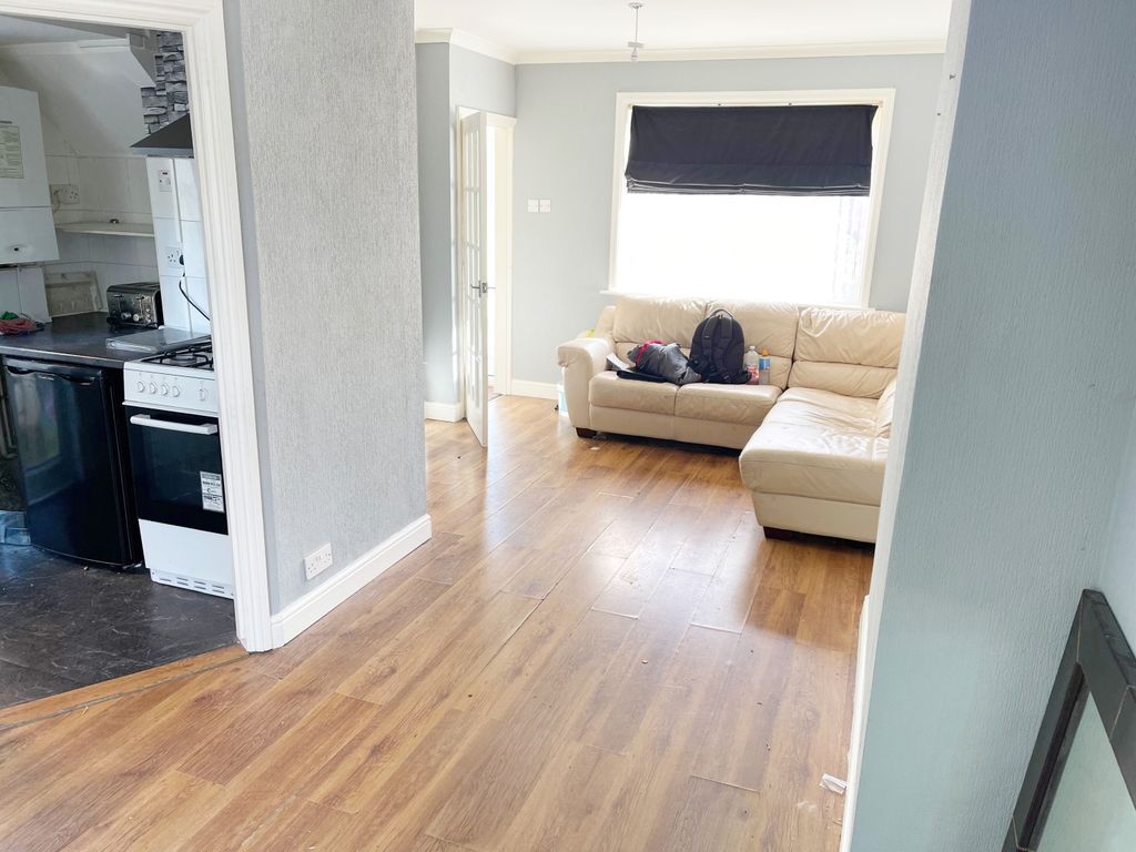 Property photo 2 of 10 Image 1