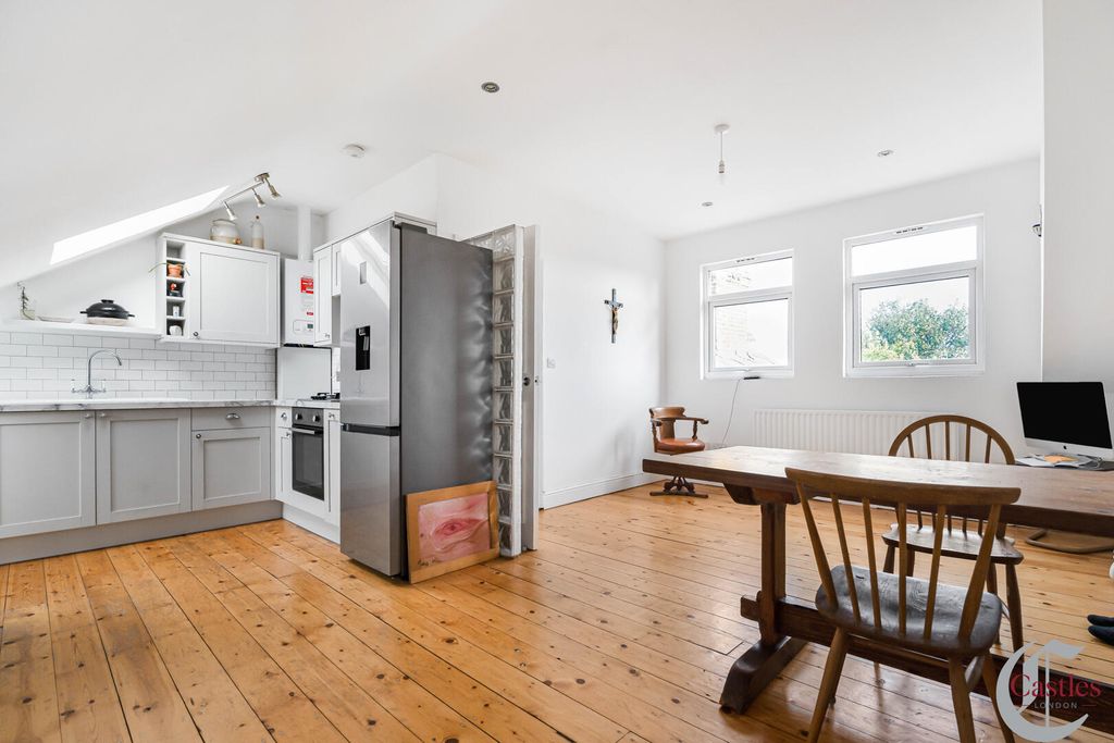 Property photo 1 of 19 Kitchen
