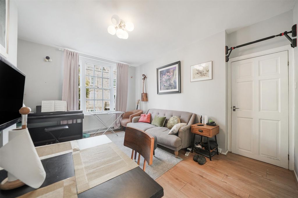 Property photo 2 of 15 102 Riverside Gardens - Exeovhmdmb7Qrzjx2Kee.Jpg