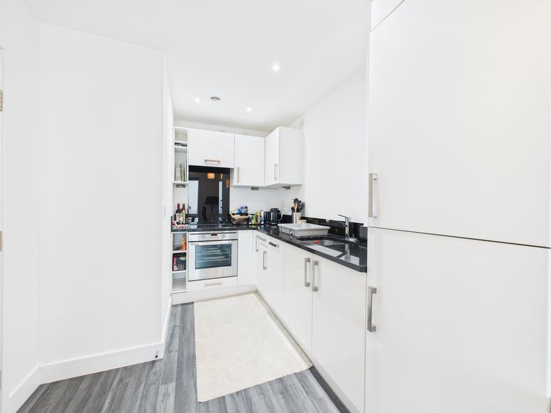 Property photo 3 of 9 Photo 7