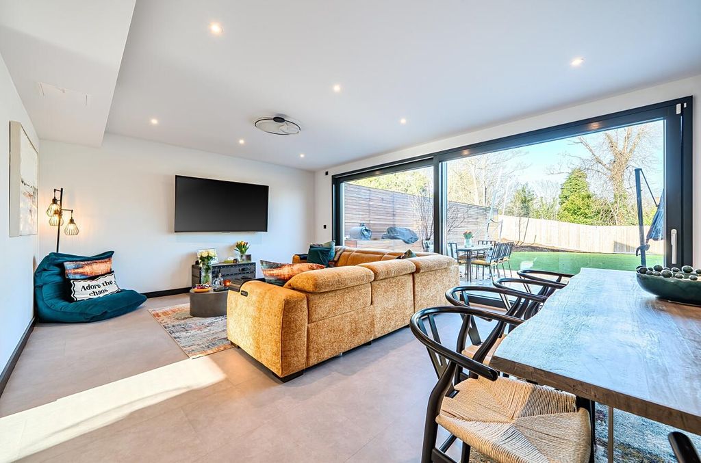 Property photo 3 of 25 1403710-8-6979Ffcdabfd1.Jpg