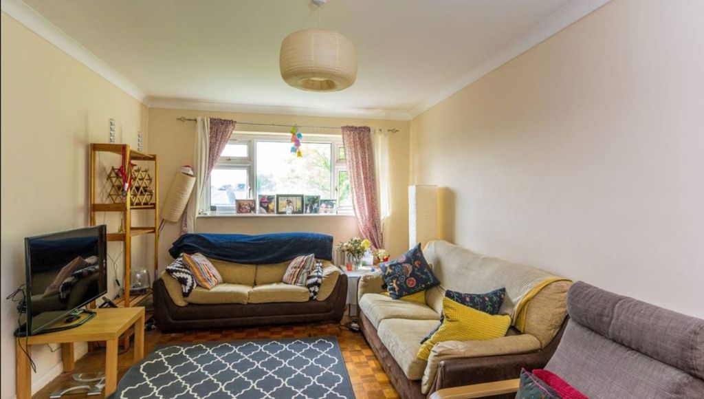 Property photo 2 of 5 4