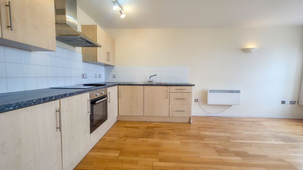 Property photo 2 of 16 20251018_130600