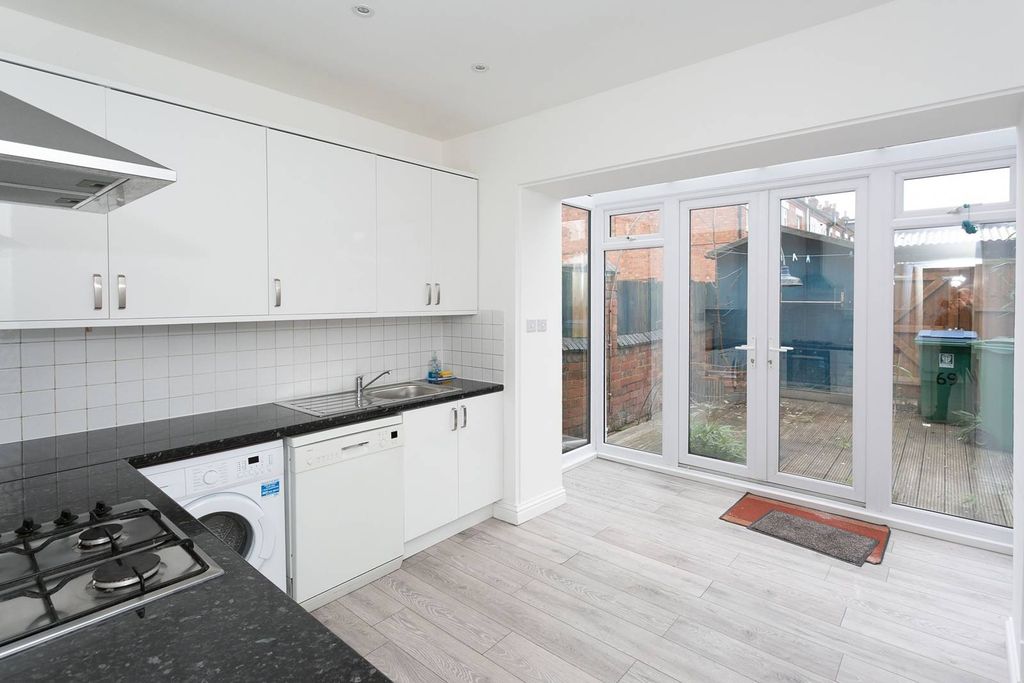 Property photo 2 of 18