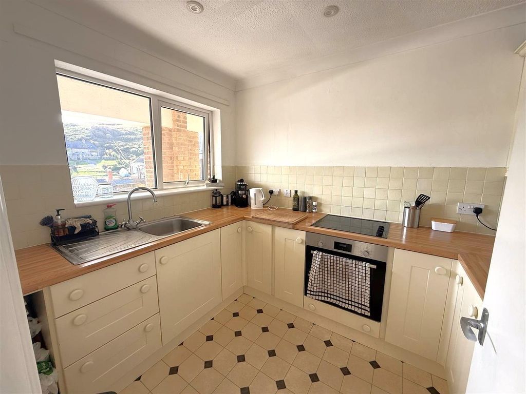 Property photo 3 of 10 Chesil Kitchen.Jpg