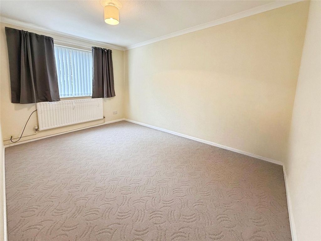 Property photo 2 of 12 Bedroom 1