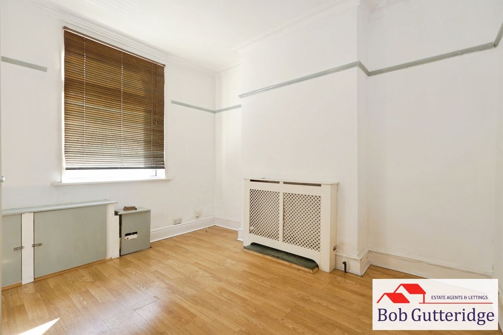 Property photo 2 of 12 Sitting Room