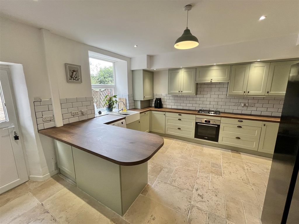 Property photo 2 of 10 Dining Kitchen