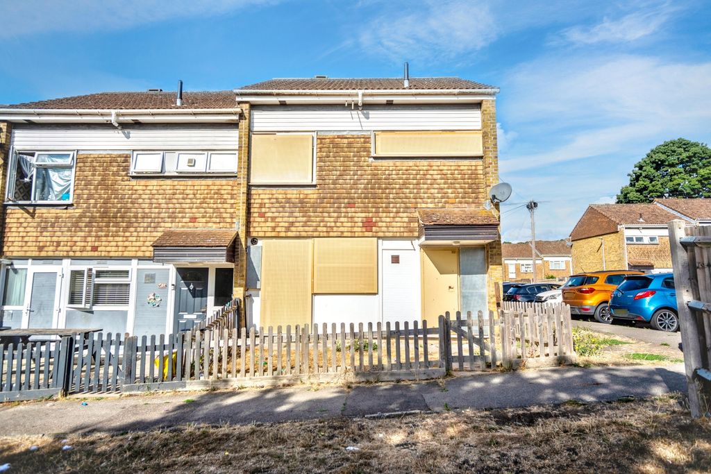 Property photo 1 of 16 46 Lodge Hill Lane, Chattenden, Rochester, Me3 8Nr
