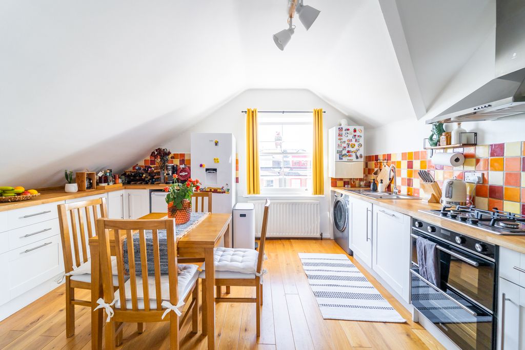 Property photo 2 of 12 Ndb06076