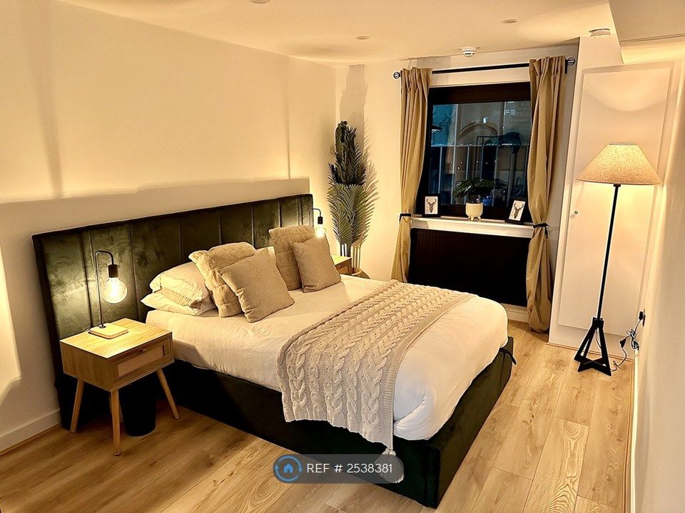 Property photo 2 of 32