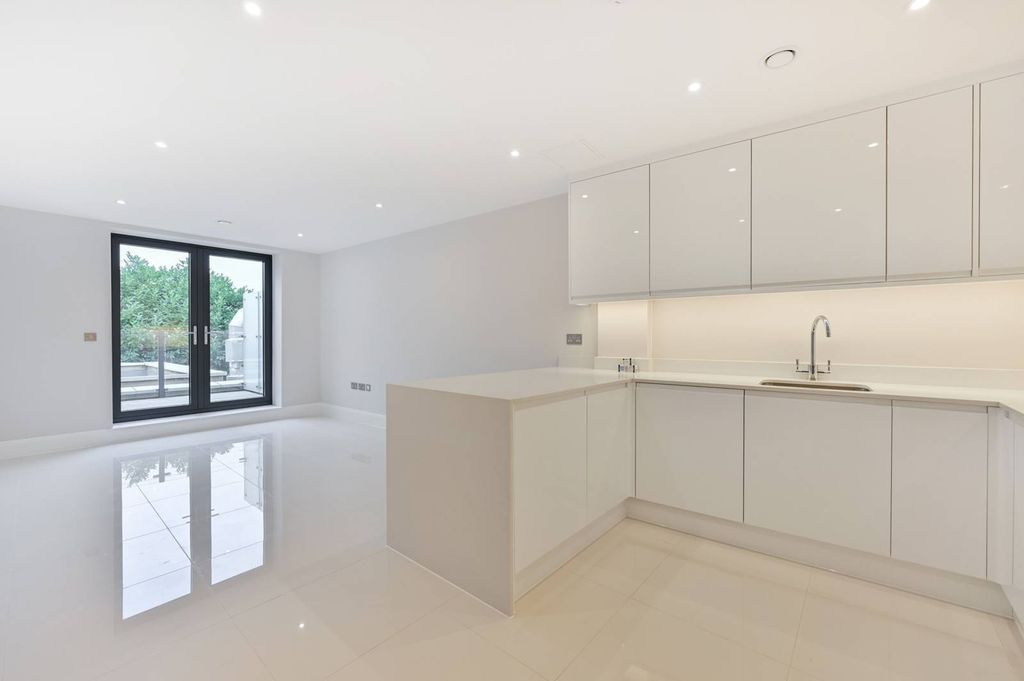 Property photo 3 of 6