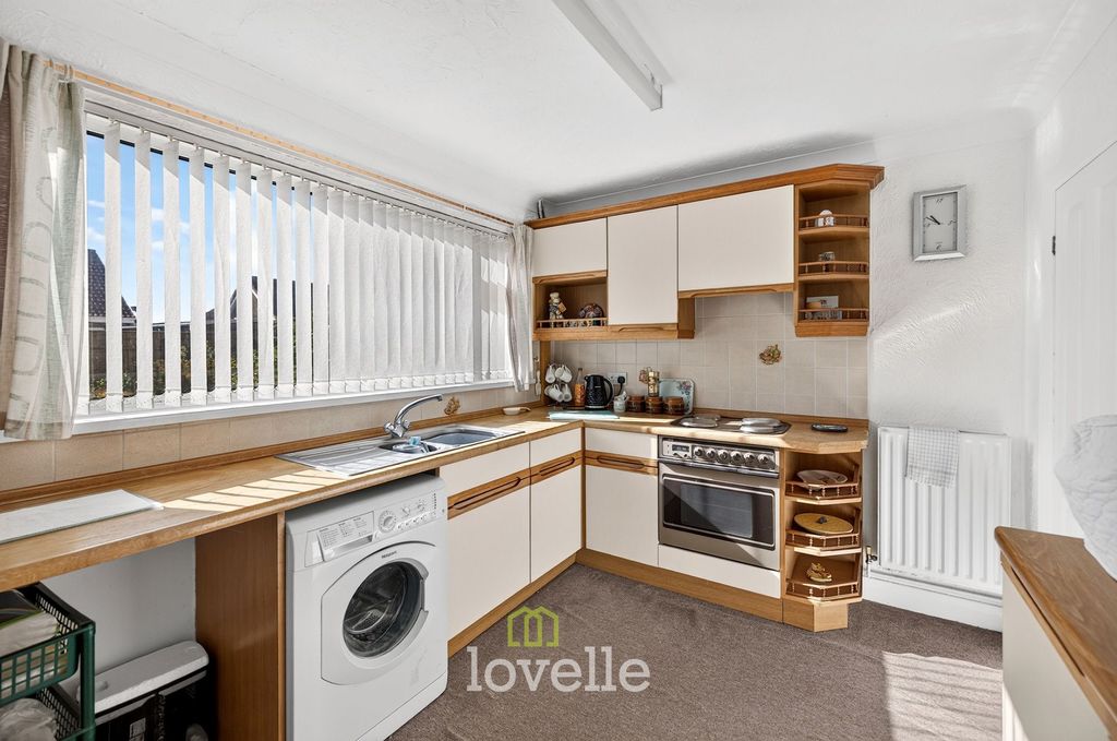 Property photo 3 of 28