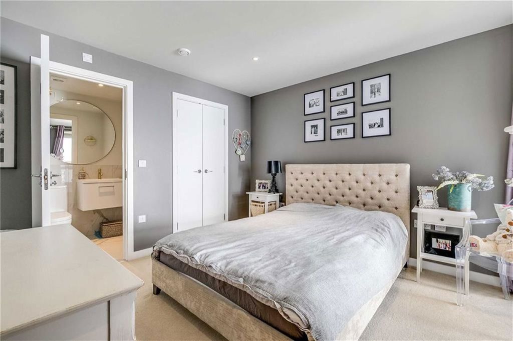 Property photo 3 of 6