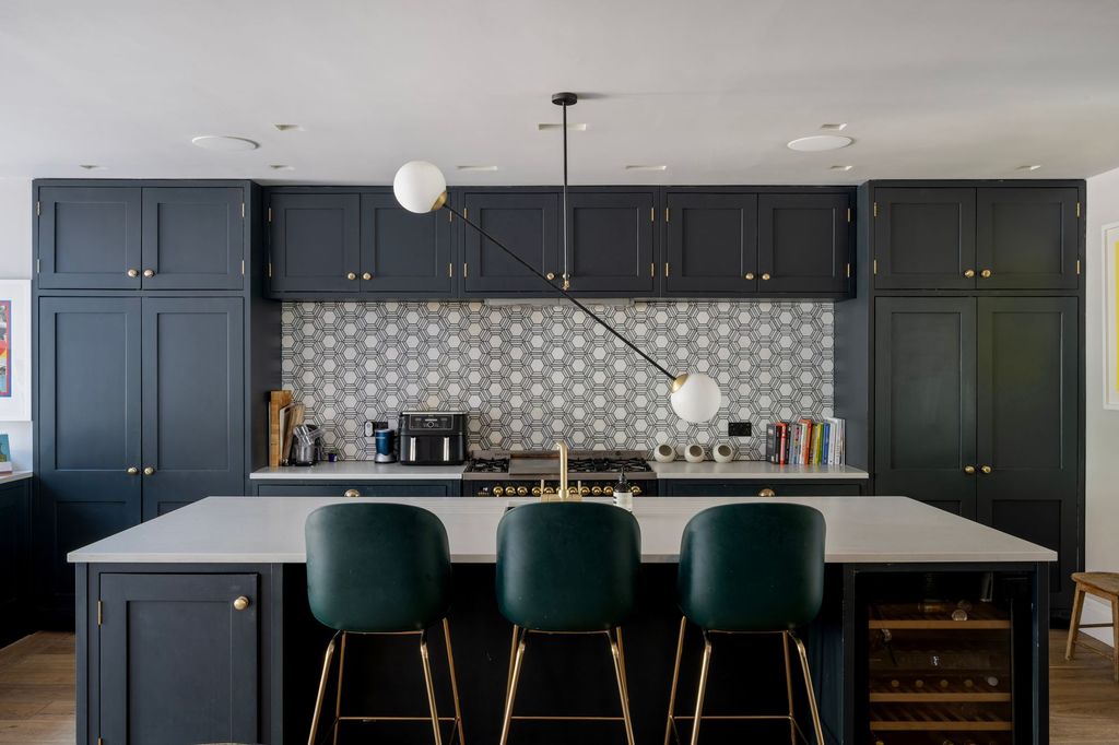 Property photo 1 of 33