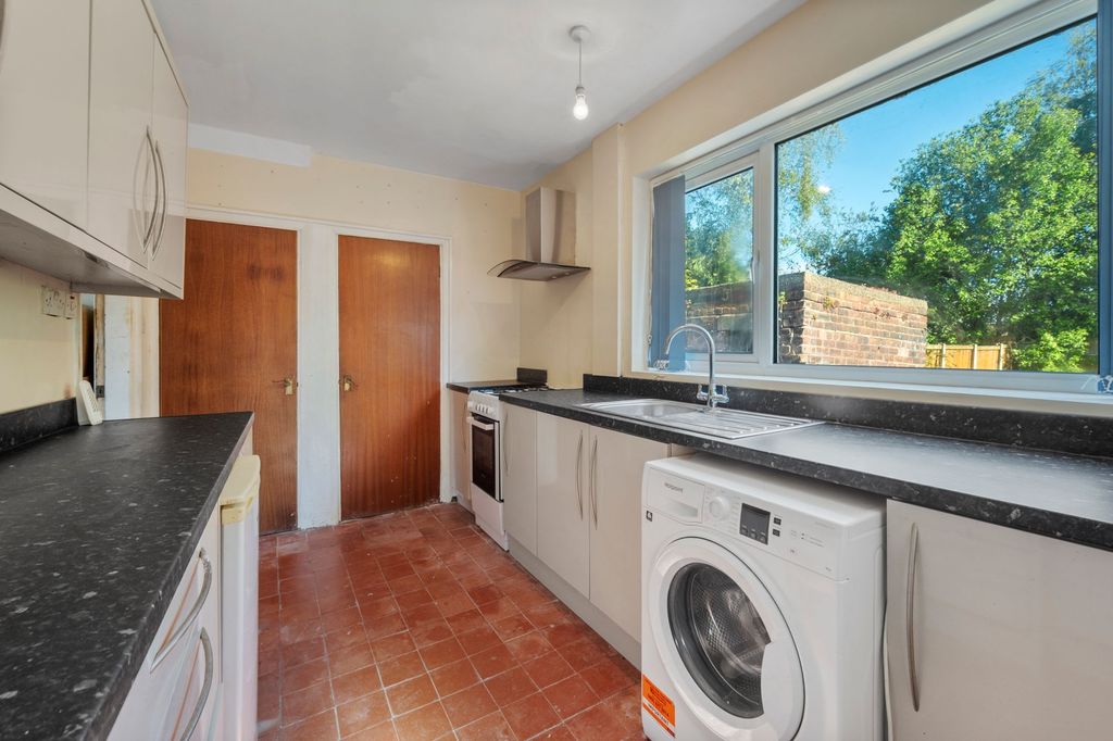 Property photo 3 of 21