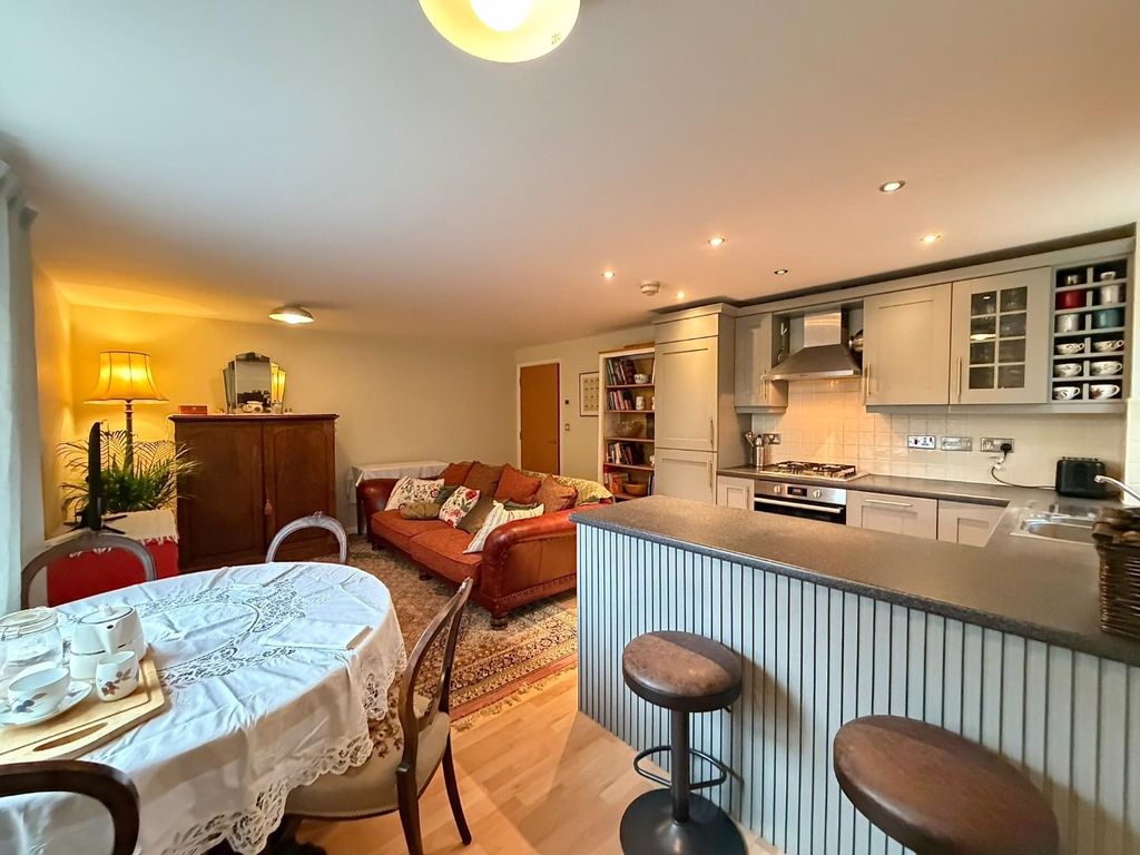 Property photo 3 of 26