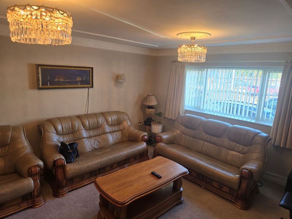 Property photo 2 of 22