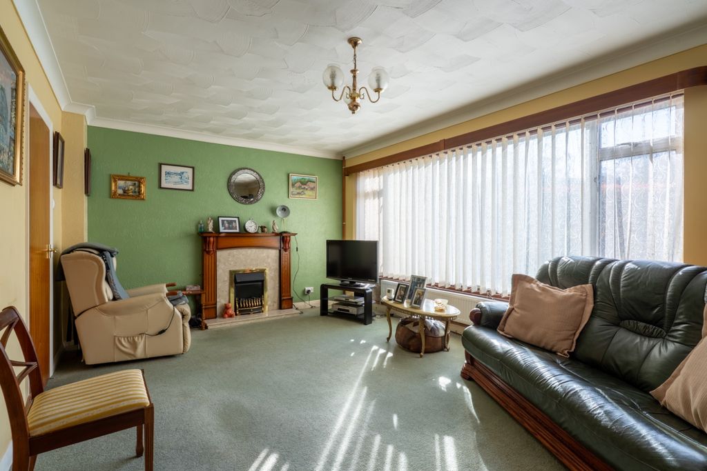 Property photo 2 of 19 4600285