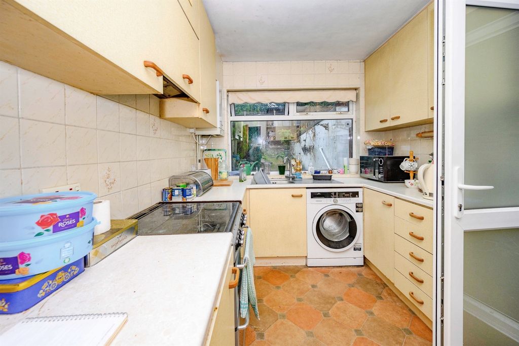 Property photo 3 of 17